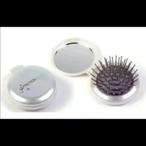 2 Cricket Friction free Cushion Folding Brush